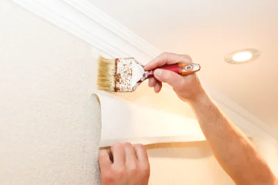 Pose de papier peint aux Moutiers-en-Auge — revêtements muraux et toiles de verre